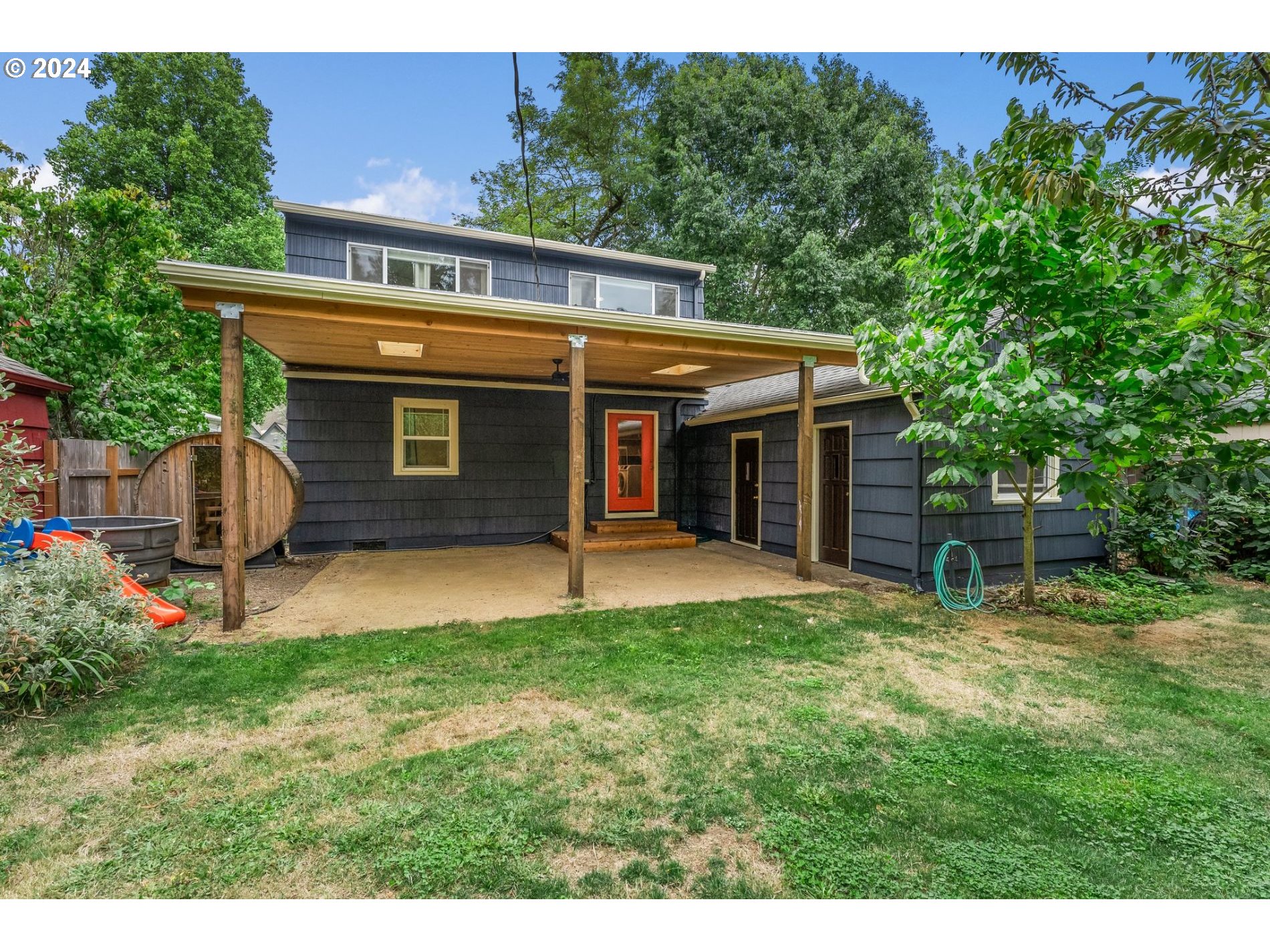 1343 West Broadway Eugene, OR 97402 - Photo 10 of 10 a front view of house with yard and seating area