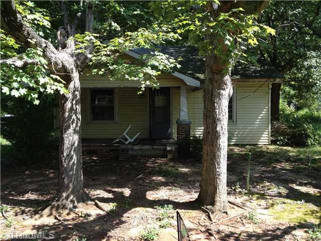 913 Carter Street High Point, NC 27260 - Photo 1 of 1 Exterior Front.