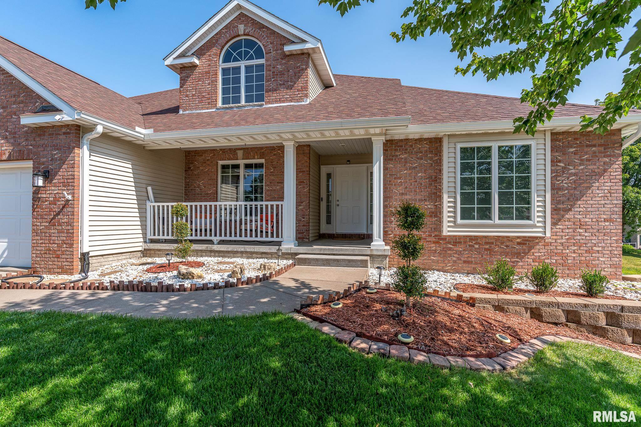 5577 North Ridge Circle Bettendorf, IA 52722 - Photo 2 of 34 Gallery Image 2