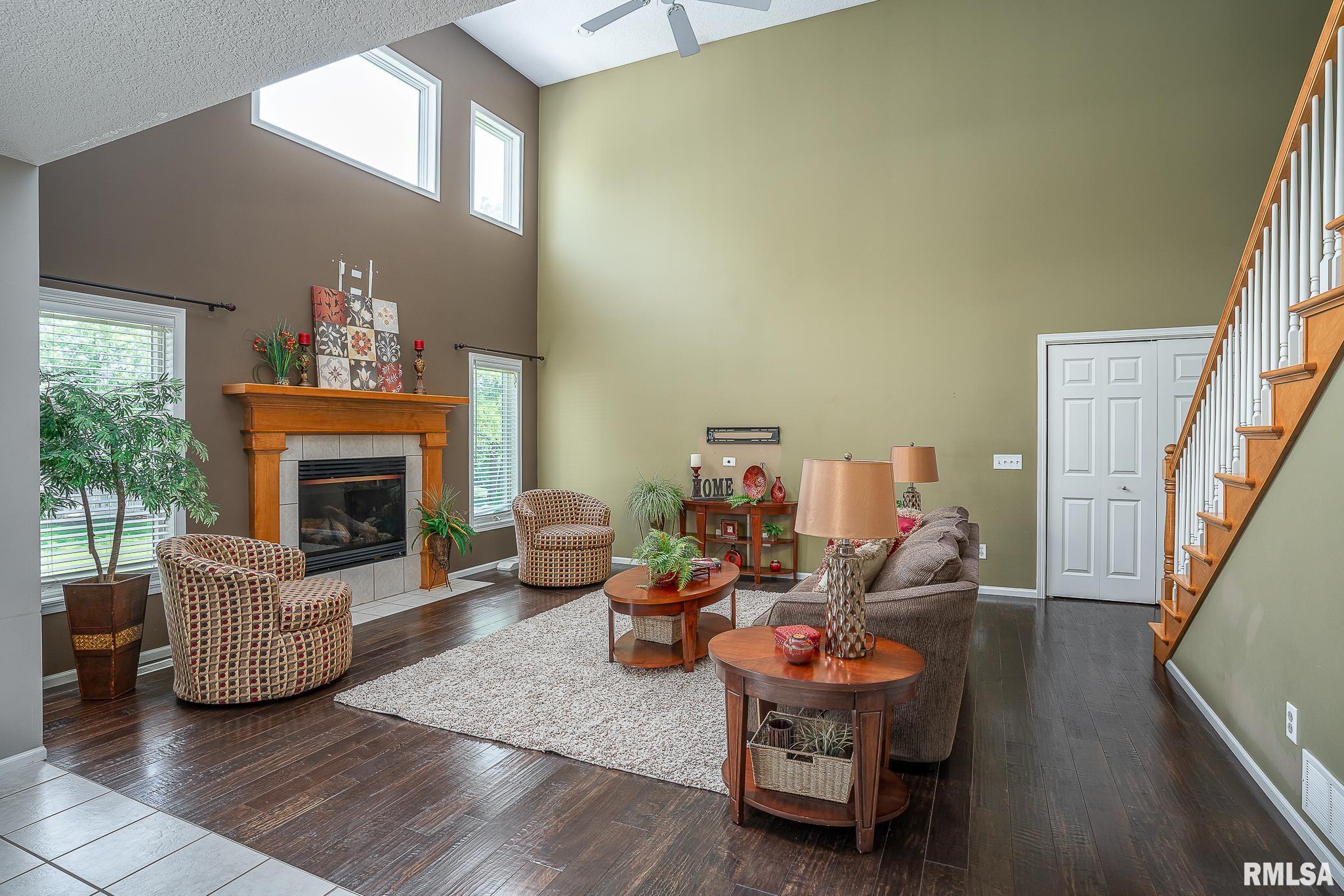 5577 North Ridge Circle Bettendorf, IA 52722 - Photo 9 of 34 Gallery Image 9