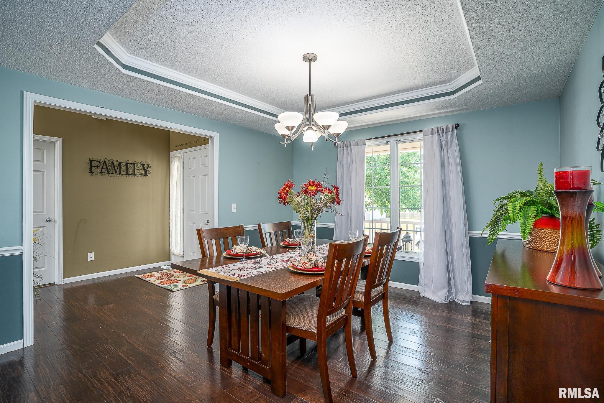 5577 North Ridge Circle Bettendorf, IA 52722 - Photo 10 of 34 Gallery Image 10