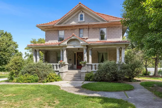 $349,000 | 741 Dunbar Street, Beecher, IL 60401