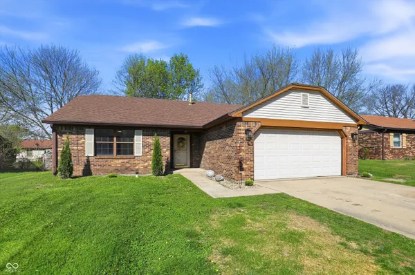 $265,000 | 7402 5 Points Road, Indianapolis, IN 46237