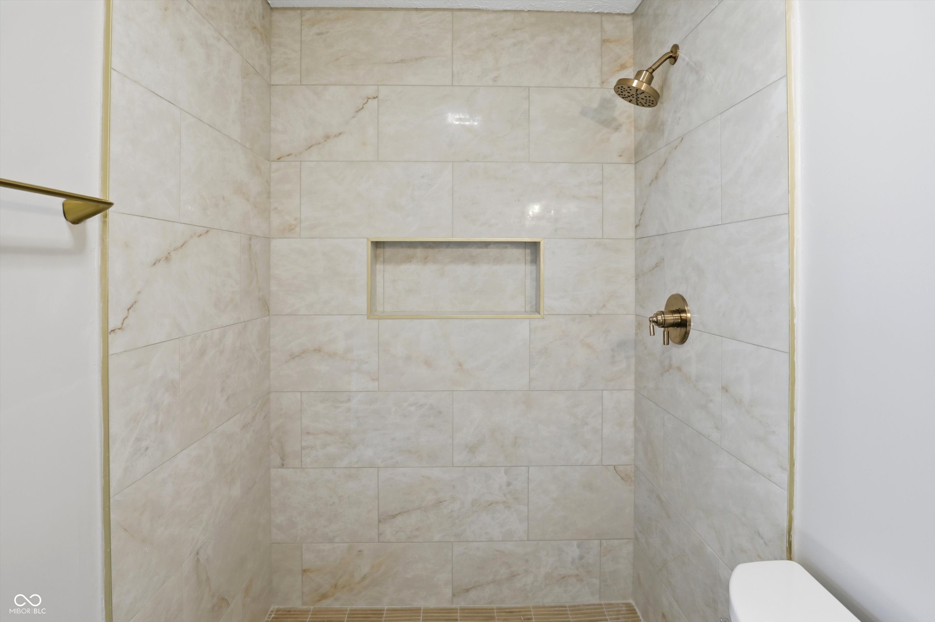 7402 5 Points Road Indianapolis, IN 46237 - Photo 12 of 22