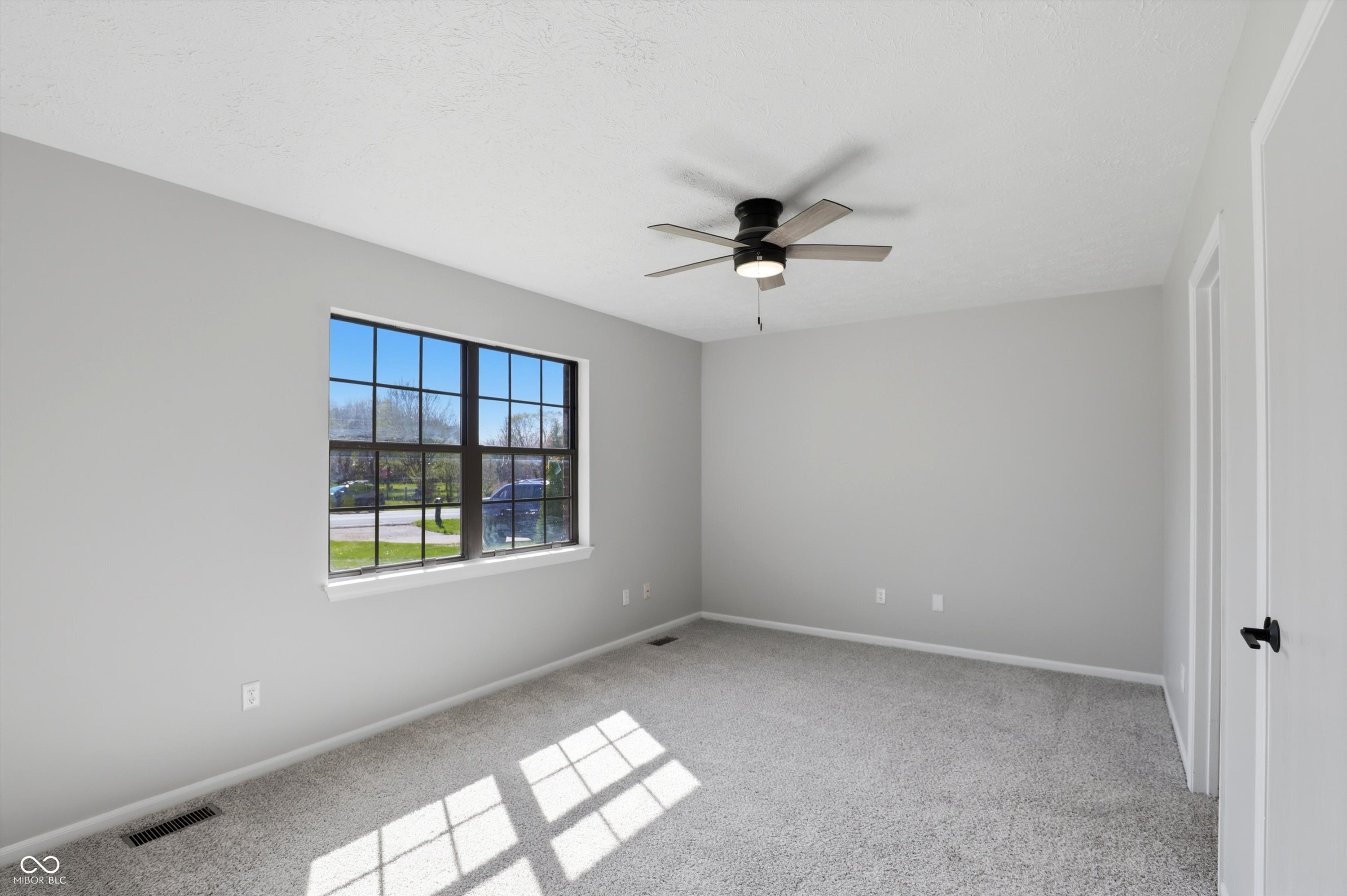 7402 5 Points Road Indianapolis, IN 46237 - Photo 10 of 22