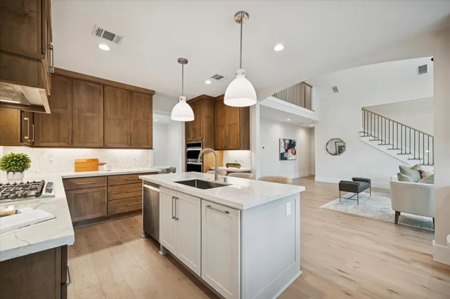 $2,700,000 | 5665 Pine Forest Road, Houston, TX 77056