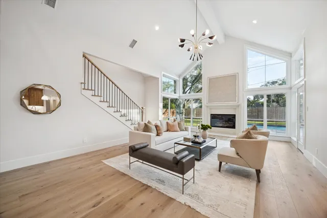 $2,700,000 | 5665 Pine Forest Road, Houston, TX 77056