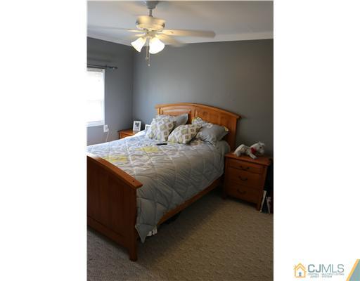 33 Wendy Road Colonia, NJ 07067 - Photo 11 of 15 Gallery Image 11