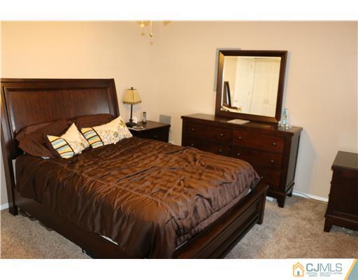33 Wendy Road Colonia, NJ 07067 - Photo 10 of 15 Gallery Image 10