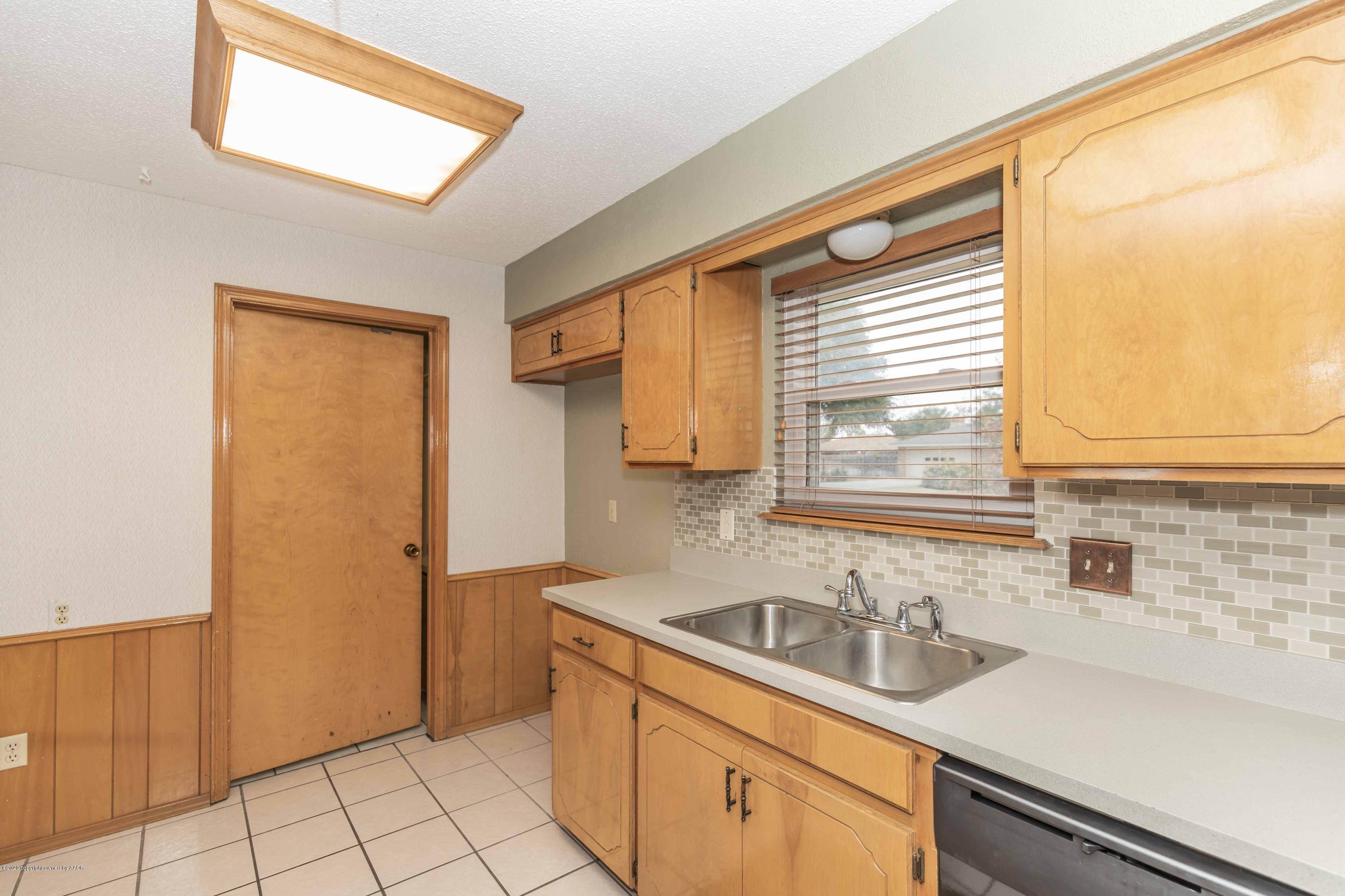 5402 While A Way Road Amarillo, TX 79109 - Photo 11 of 36 KITCHEN VIEW 4