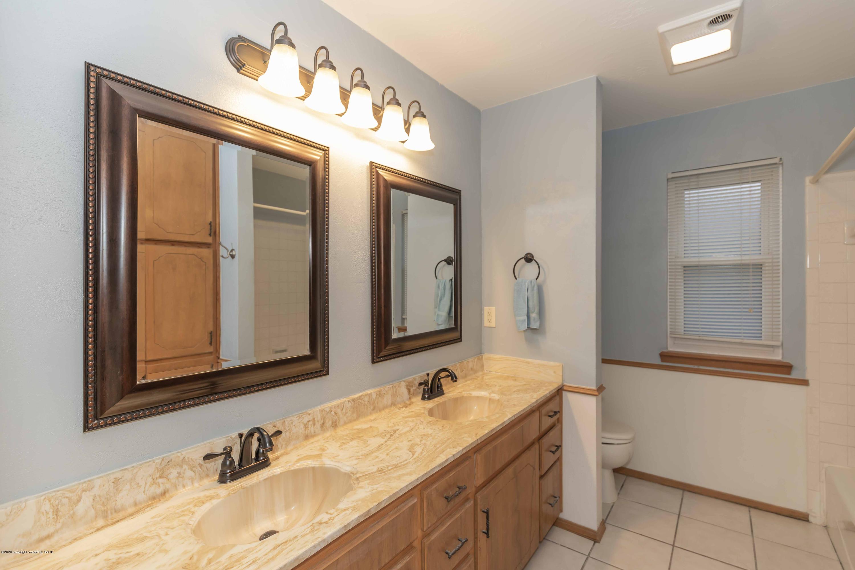 5402 While A Way Road Amarillo, TX 79109 - Photo 29 of 36 BATHROOM 2 VIEW 1