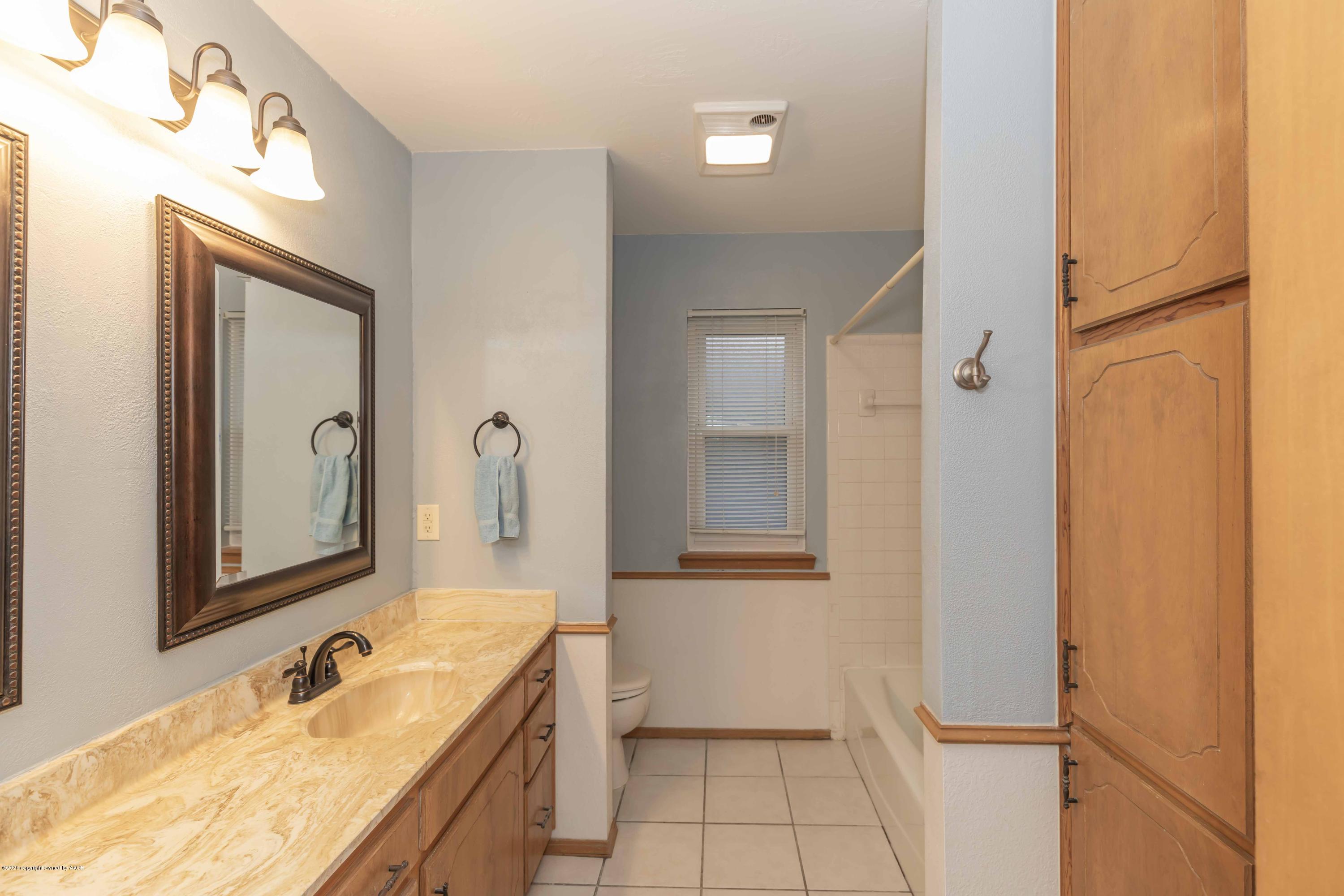 5402 While A Way Road Amarillo, TX 79109 - Photo 30 of 36 BATHROOM 2 VIEW 2