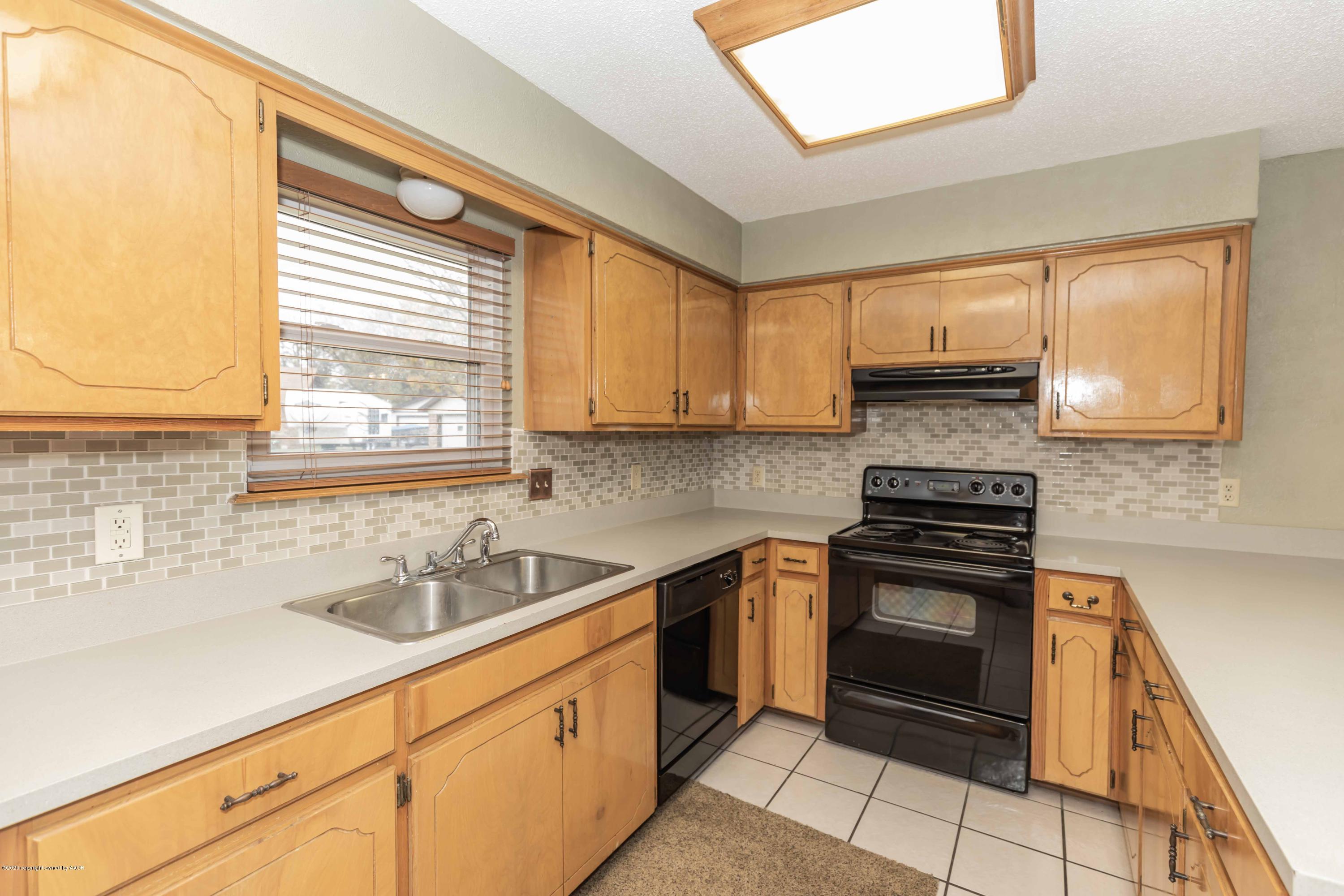 5402 While A Way Road Amarillo, TX 79109 - Photo 9 of 36 KITCHEN VIEW 2