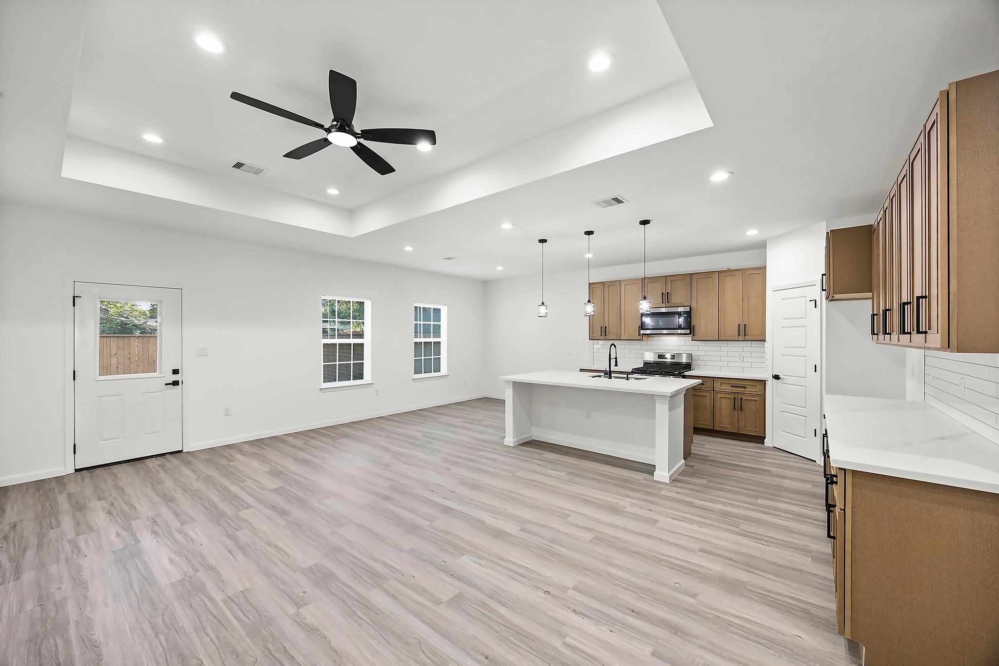 5526 Hartwick Road Houston, TX 77016 - Photo 7 of 27