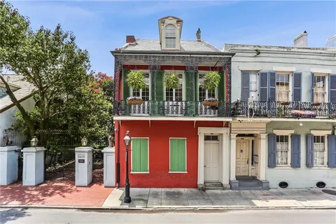 $1,095,000 | 1022 St Peter, Unit 201, New Orleans, LA 70116