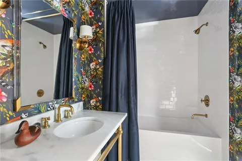 $1,095,000 | 1022 St Peter, Unit 201, New Orleans, LA 70116