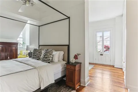 $1,095,000 | 1022 St Peter, Unit 201, New Orleans, LA 70116