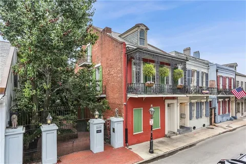 $1,095,000 | 1022 St Peter, Unit 201, New Orleans, LA 70116