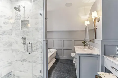 $1,095,000 | 1022 St Peter, Unit 201, New Orleans, LA 70116