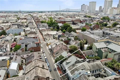 $1,095,000 | 1022 St Peter, Unit 201, New Orleans, LA 70116