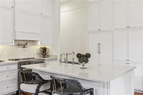 $1,095,000 | 1022 St Peter, Unit 201, New Orleans, LA 70116