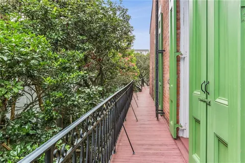 $1,095,000 | 1022 St Peter, Unit 201, New Orleans, LA 70116