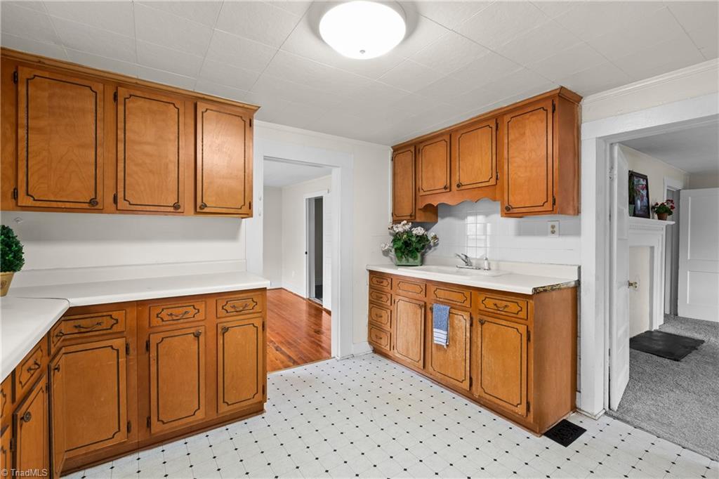 8290 Lake Ridge Drive Clemmons, NC 27012 - Photo 13 of 37