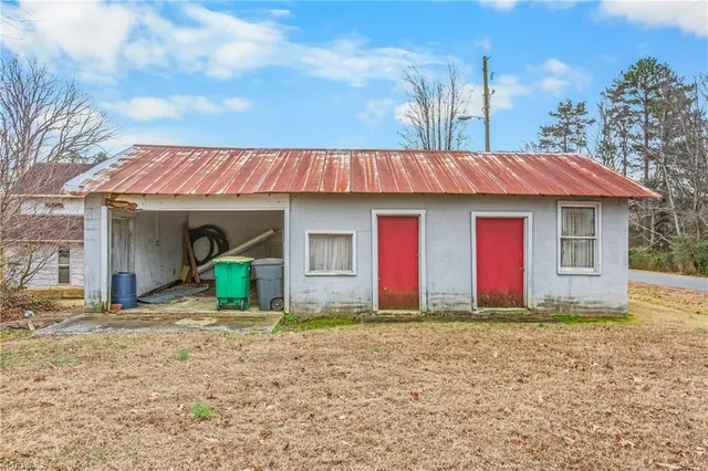 $250,000 | 8290 Lake Ridge Drive, Clemmons, NC 27012