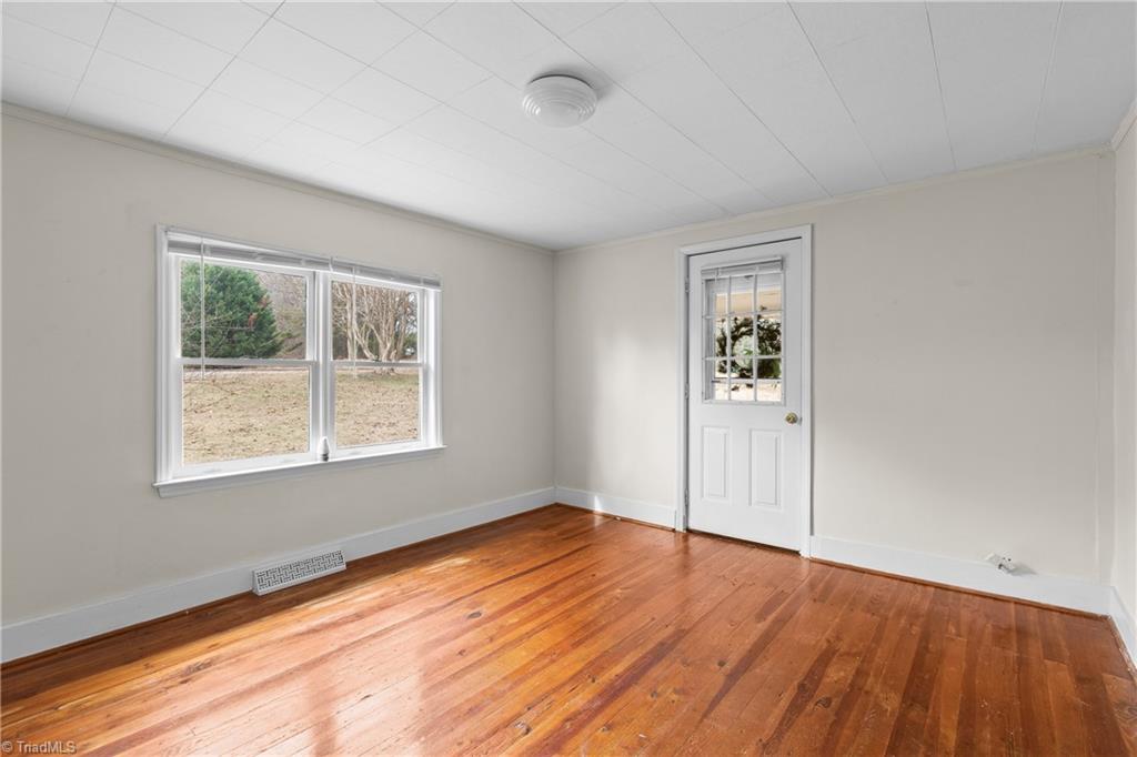 8290 Lake Ridge Drive Clemmons, NC 27012 - Photo 8 of 37