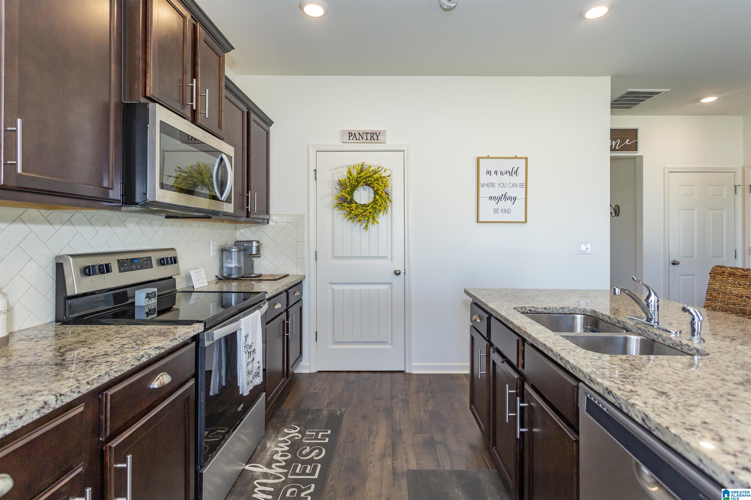 1001 Greenhead Drive Alabaster, AL 35007 - Photo 13 of 48