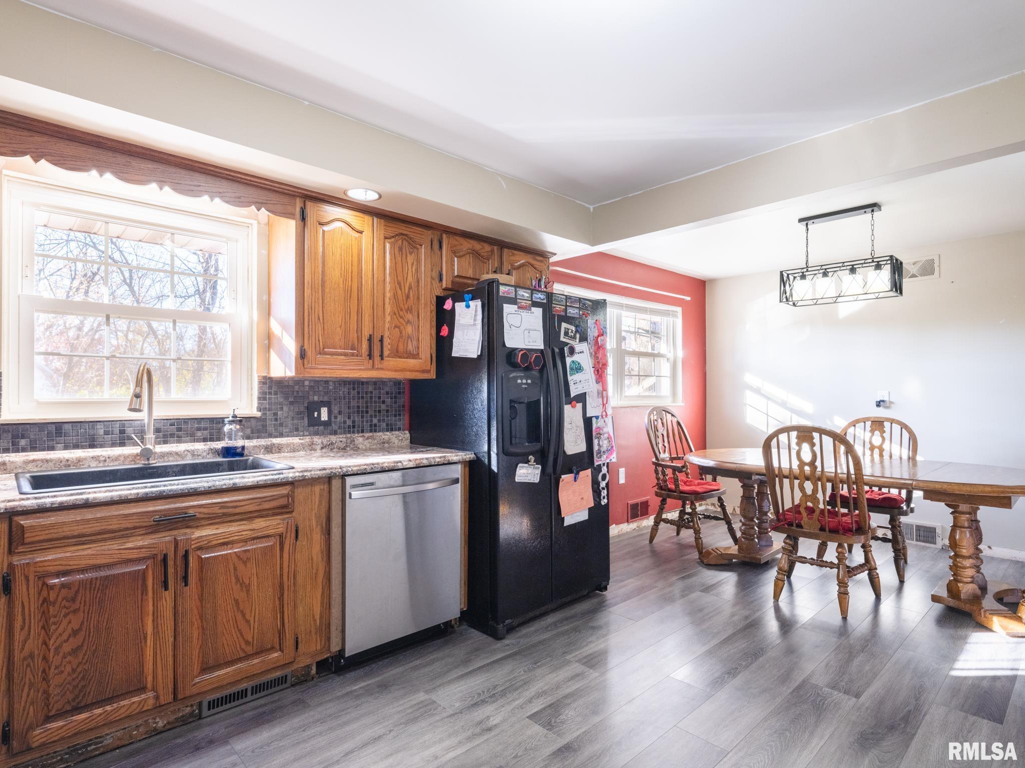 105 South Rustic Road East Peoria, IL 61611 - Photo 17 of 51 Gallery Image 17