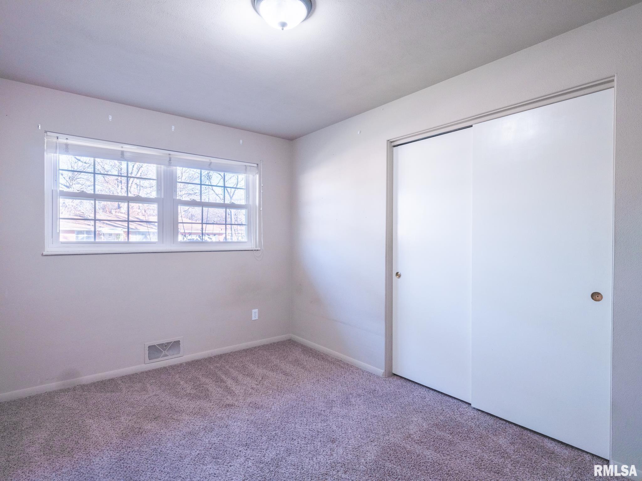 105 South Rustic Road East Peoria, IL 61611 - Photo 30 of 51 Gallery Image 30