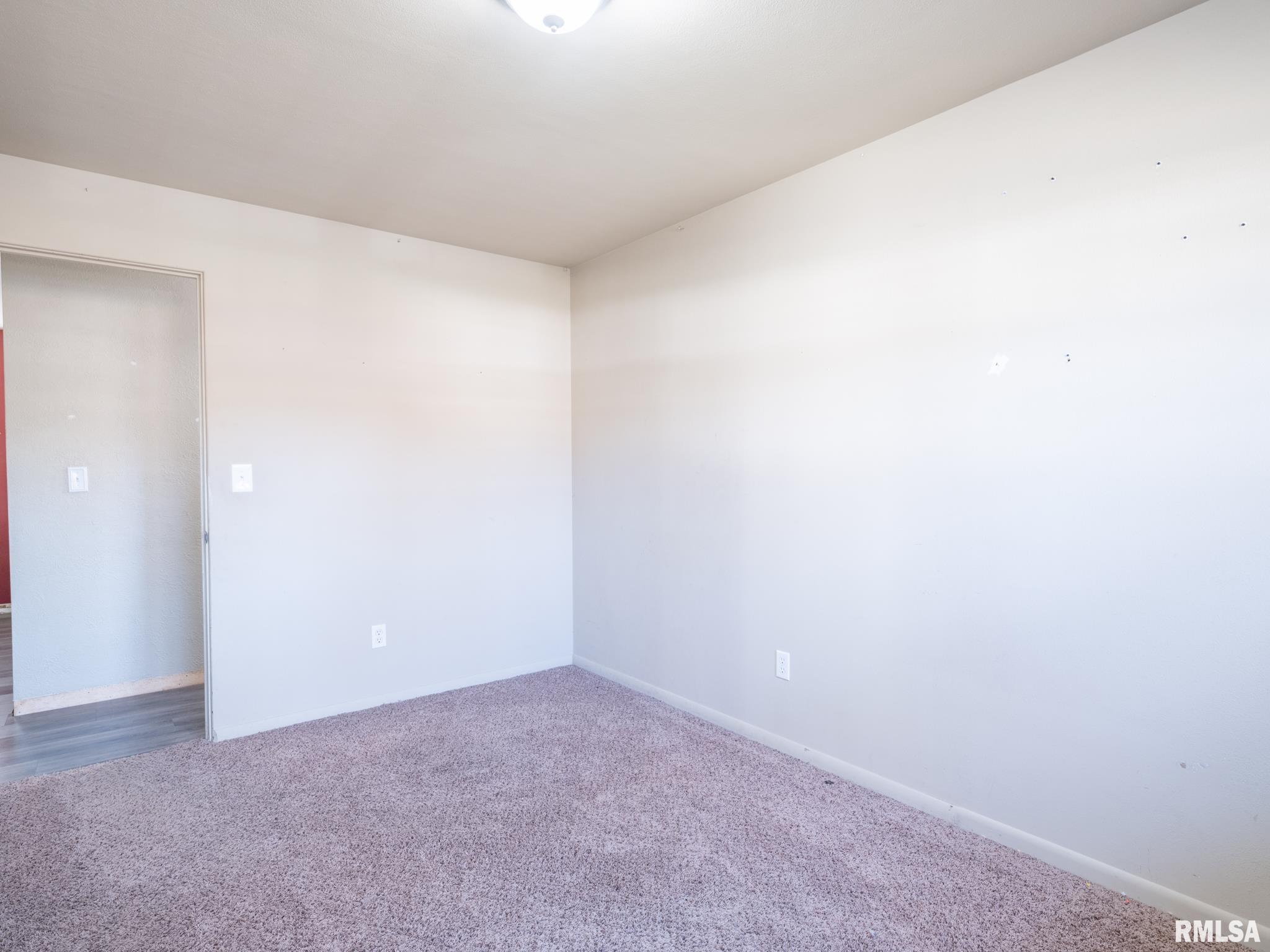 105 South Rustic Road East Peoria, IL 61611 - Photo 32 of 51 Gallery Image 32