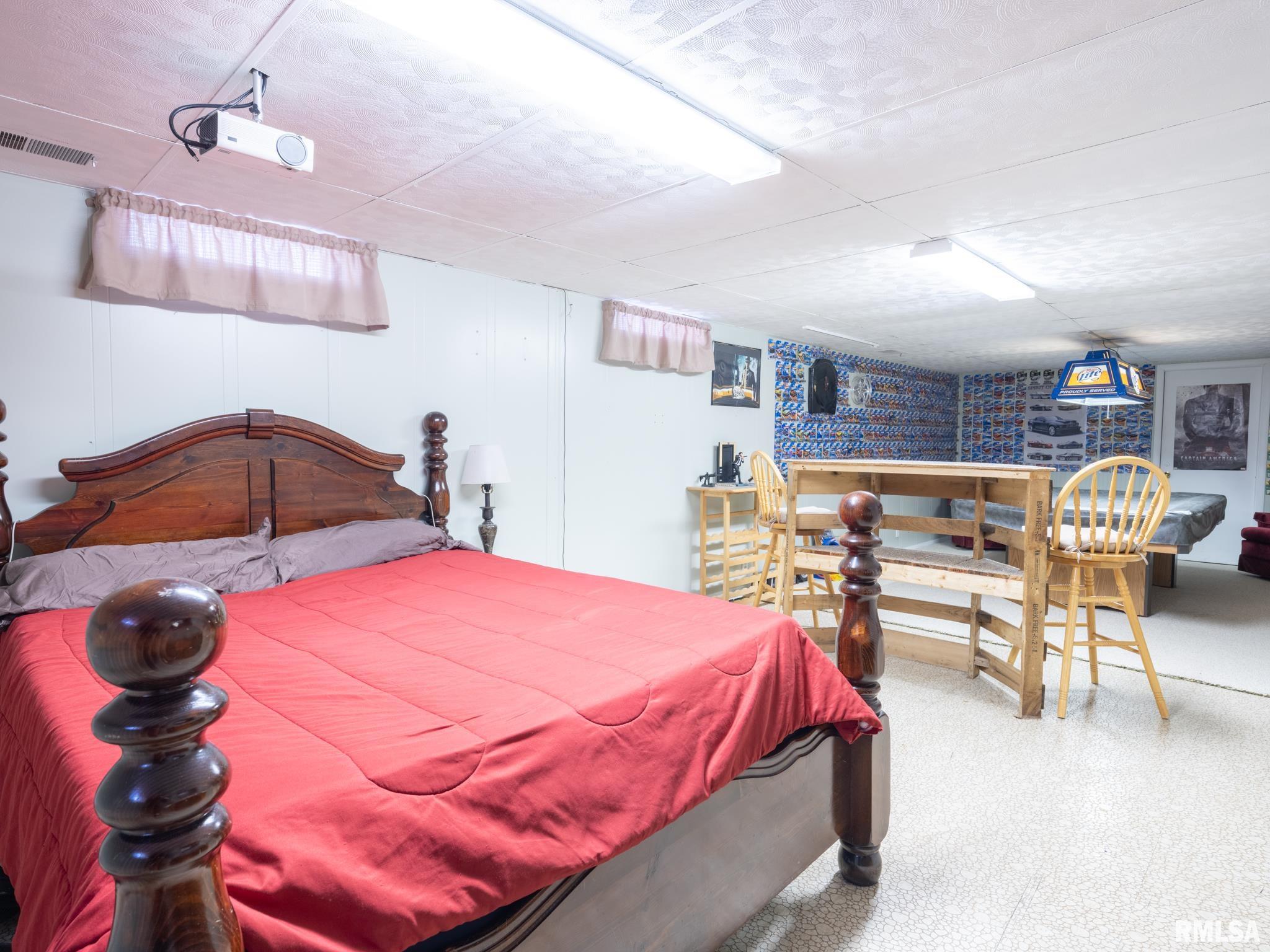 105 South Rustic Road East Peoria, IL 61611 - Photo 34 of 51 Gallery Image 34