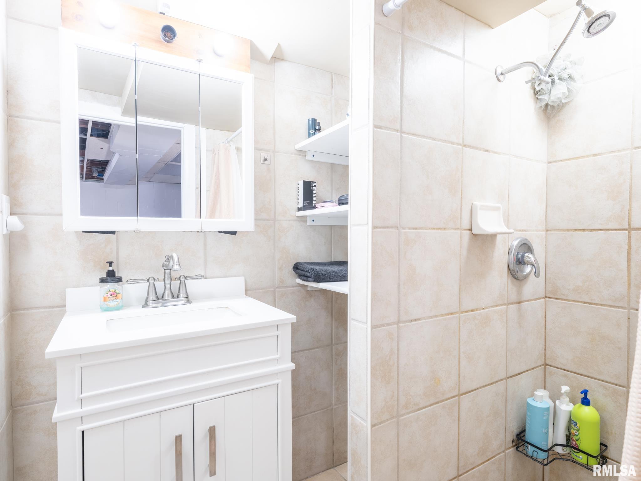 105 South Rustic Road East Peoria, IL 61611 - Photo 39 of 51 Gallery Image 39