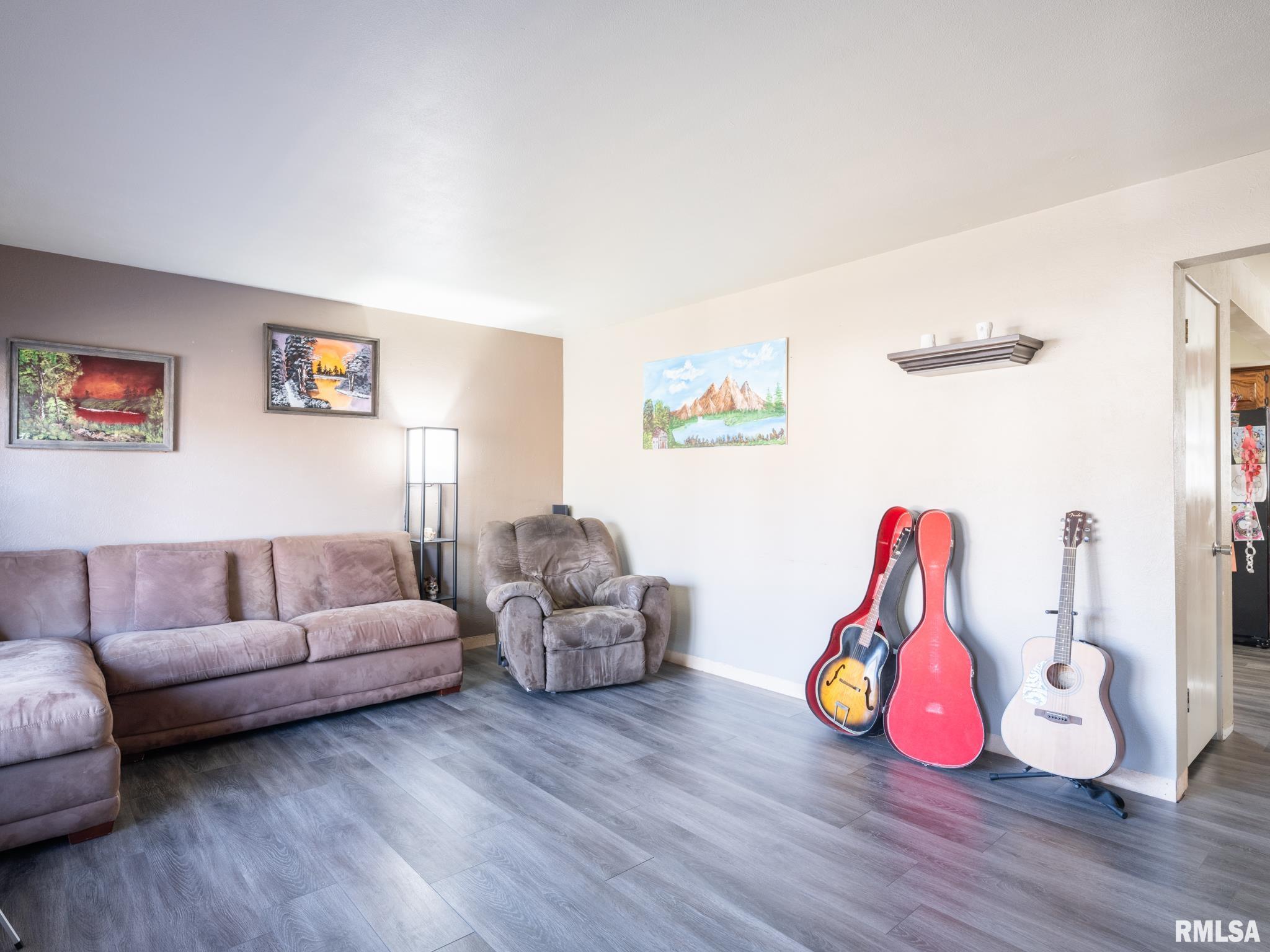105 South Rustic Road East Peoria, IL 61611 - Photo 6 of 51 Gallery Image 6
