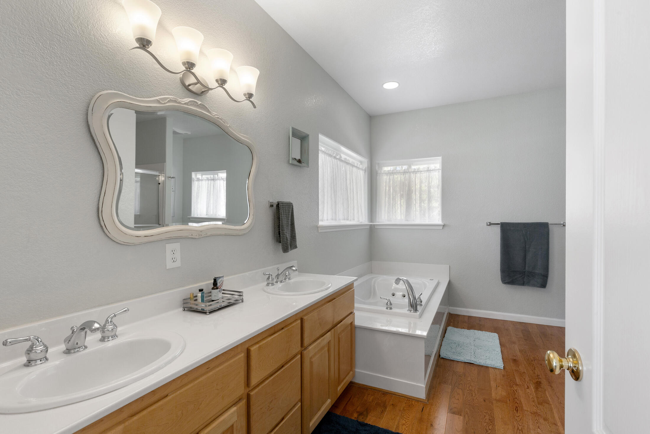 384 Oak Ranch Road Grants Pass, OR 97526 - Photo 16 of 36 125A5952