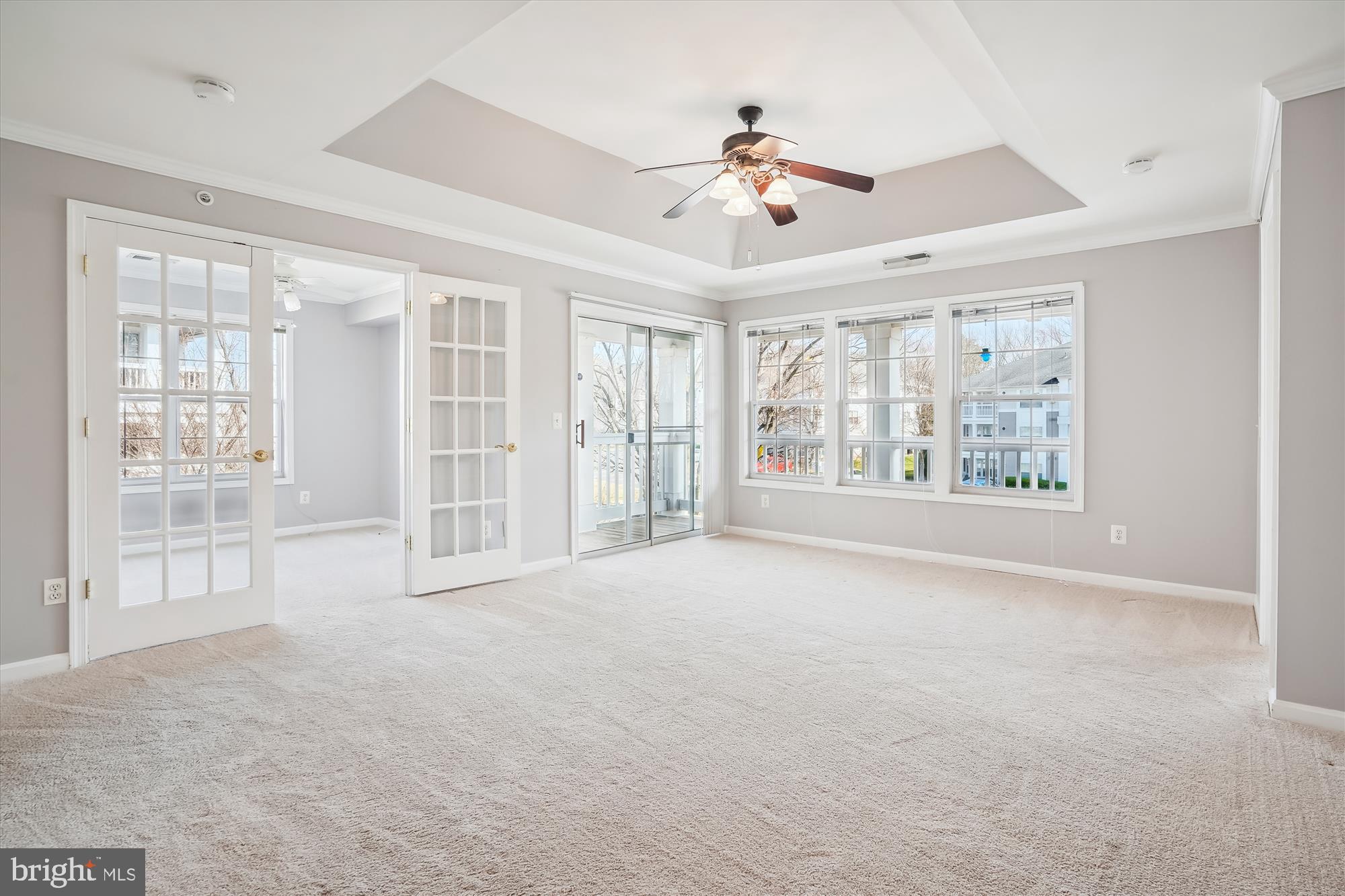 14162 Cuddy Loop, Unit 304 Woodbridge, VA 22193 - Photo 10 of 33 Living Room