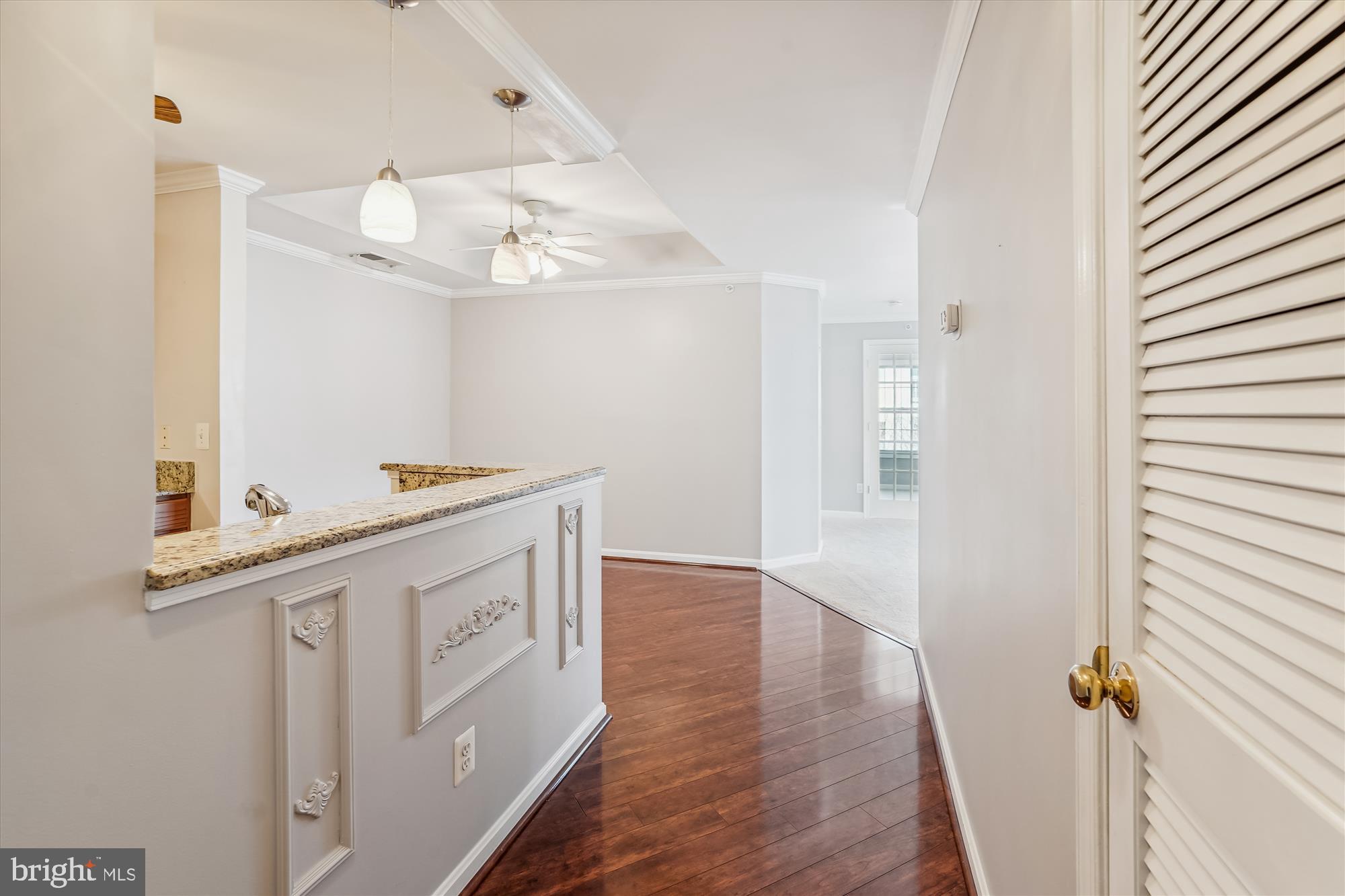 14162 Cuddy Loop, Unit 304 Woodbridge, VA 22193 - Photo 3 of 33 Foyer