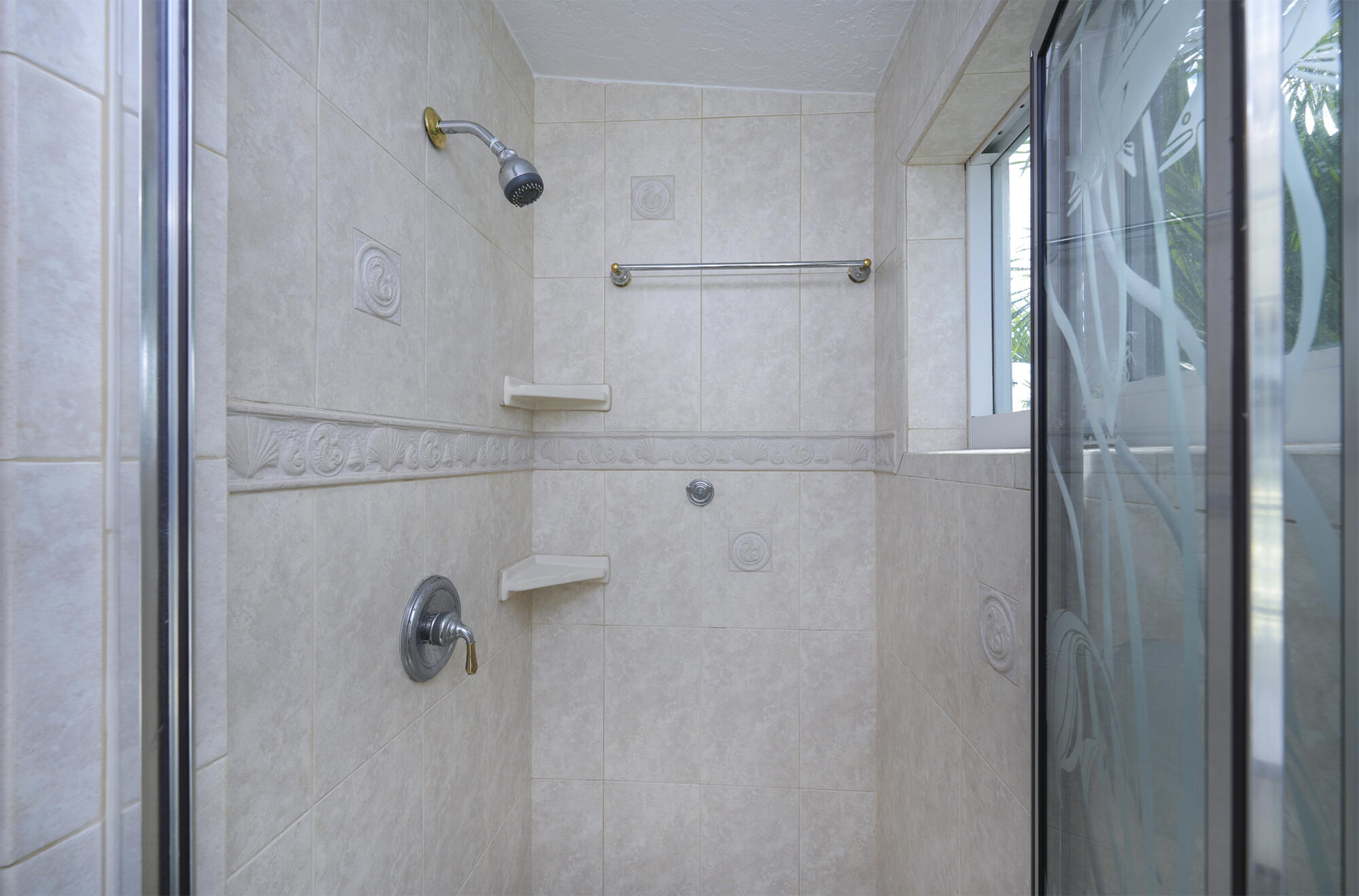 102 Redwing Road Tavernier, FL 33070 - Photo 21 of 71 Guest Shower