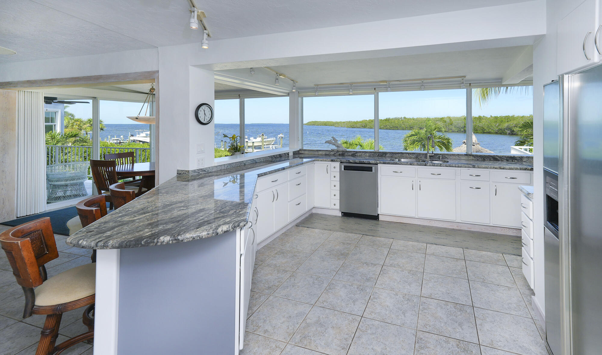 102 Redwing Road Tavernier, FL 33070 - Photo 8 of 71 Spacious Kitchen