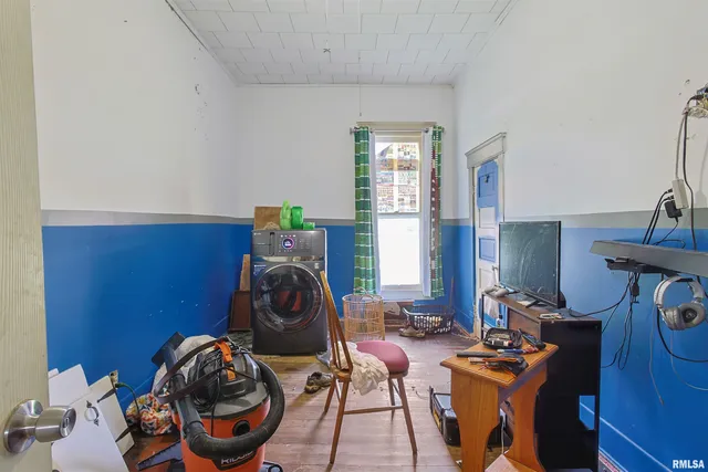 $55,000 | 827 West Raymond Street, Harrisburg, IL 62946