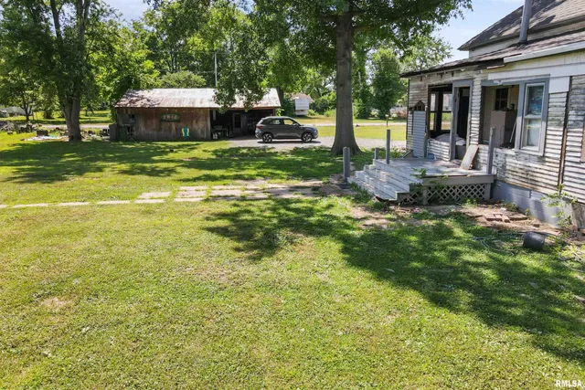 $55,000 | 827 West Raymond Street, Harrisburg, IL 62946