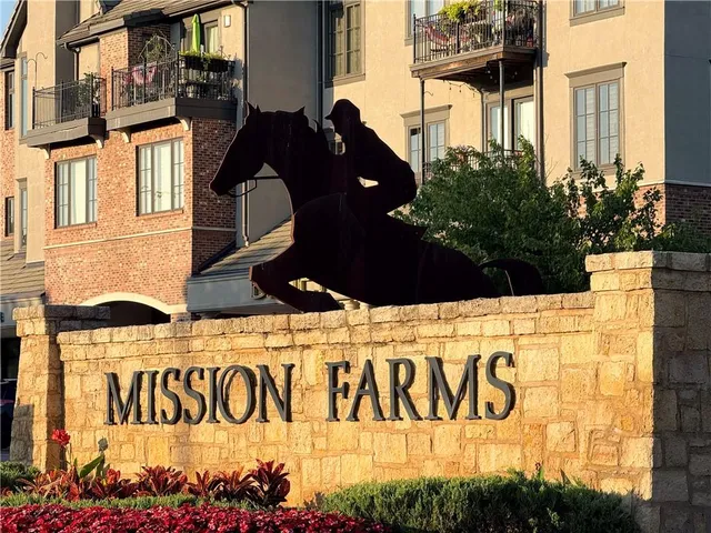 $489,000 | 10531 Mission Road, Unit 312, Leawood, KS 66206