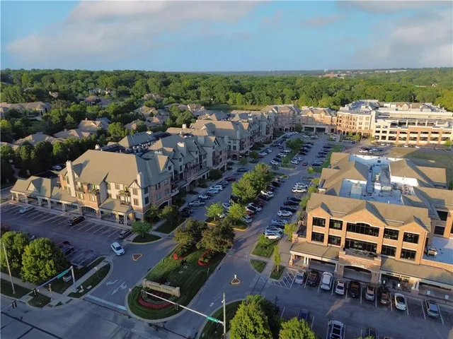 $489,000 | 10531 Mission Road, Unit 312, Leawood, KS 66206
