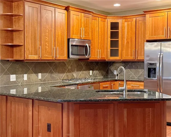 $489,000 | 10531 Mission Road, Unit 312, Leawood, KS 66206