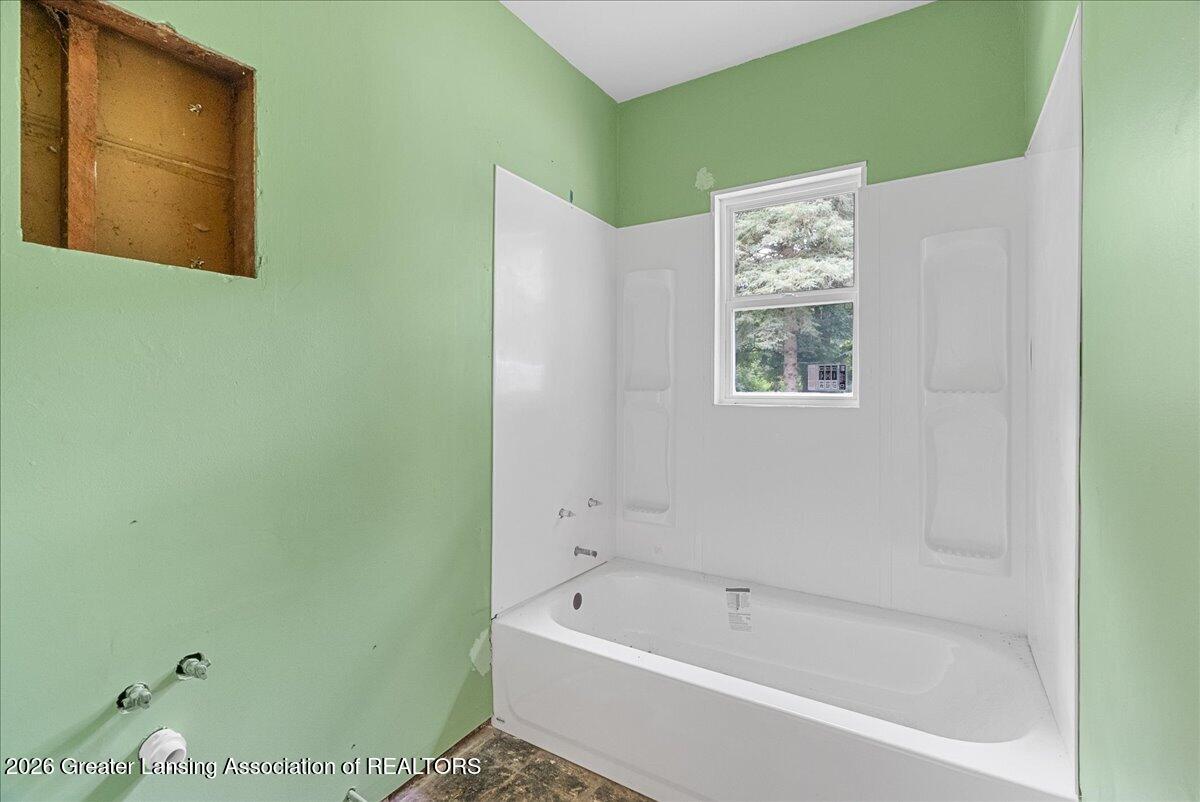 907 Reo Road Lansing, MI 48910 - Photo 13 of 28 13-Media Jett -06