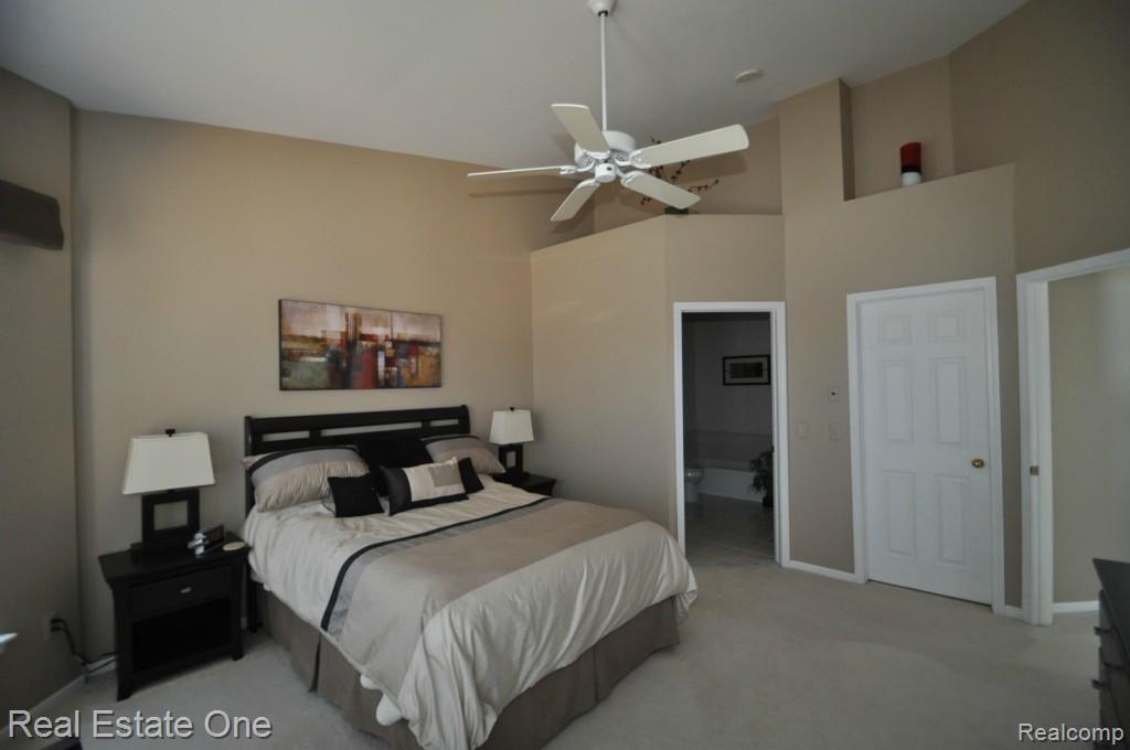 3105 Silverbrook Drive Rochester, MI 48306 - Photo 15 of 25 15.jpg