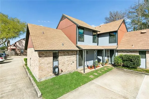 $175,900 | 4137 Loire Drive, Unit A, Kenner, LA 70065