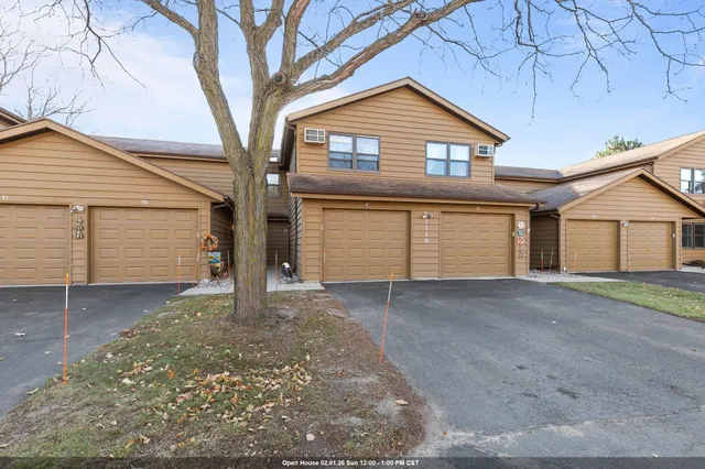 $175,000 | 1110 Daniel Court, Unit 49, Neenah, WI 54956
